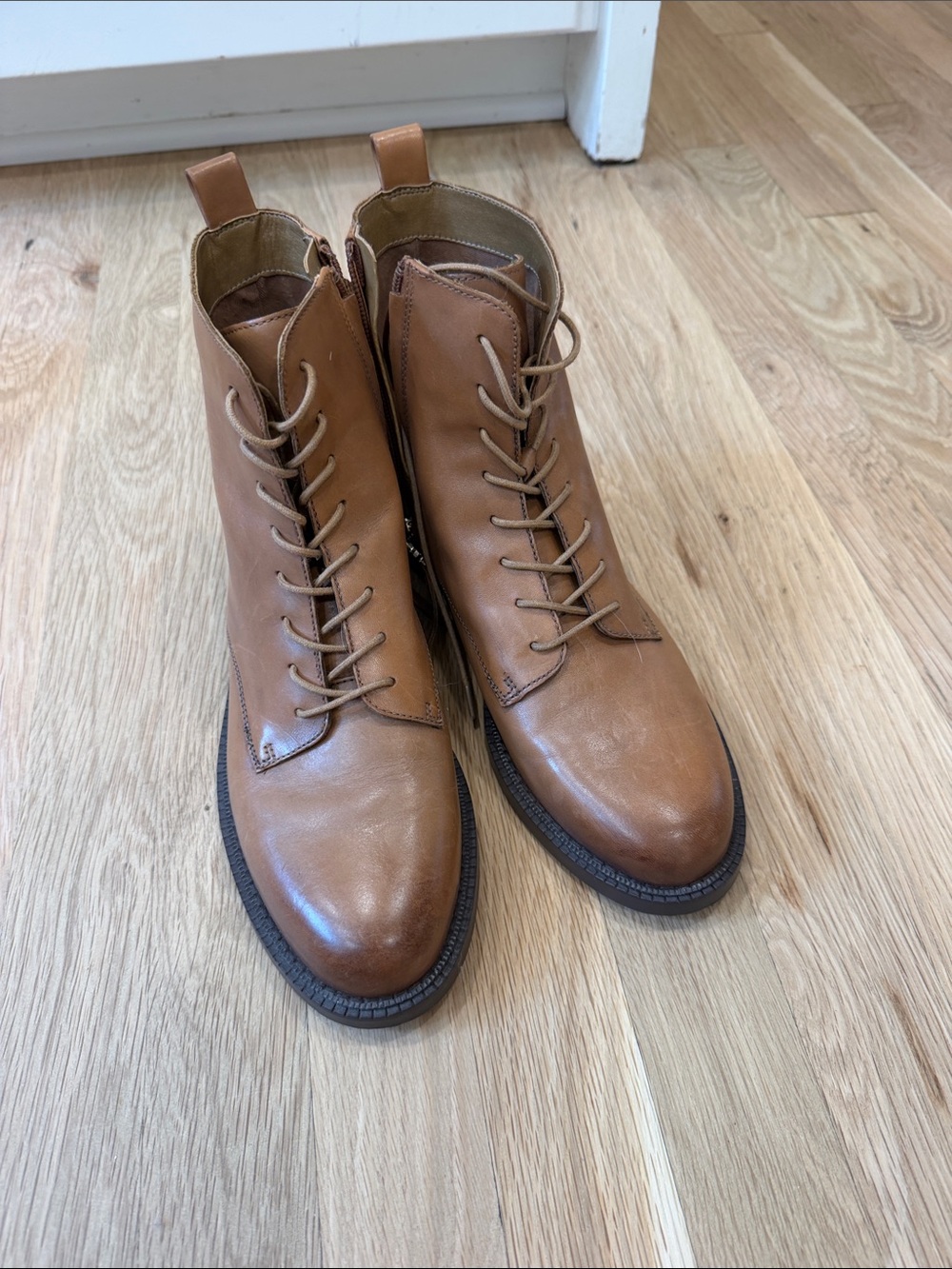 Women’s Tan Leather Lace-Up Boots Sam Edelman 8